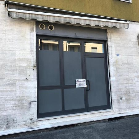 Apartamento Monolocale Arredato Con Una Camera Parma Exterior foto