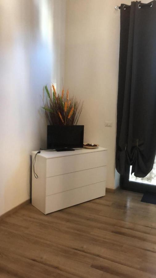 Apartamento Monolocale Arredato Con Una Camera Parma Exterior foto
