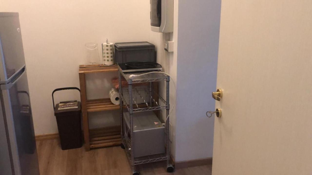Apartamento Monolocale Arredato Con Una Camera Parma Exterior foto
