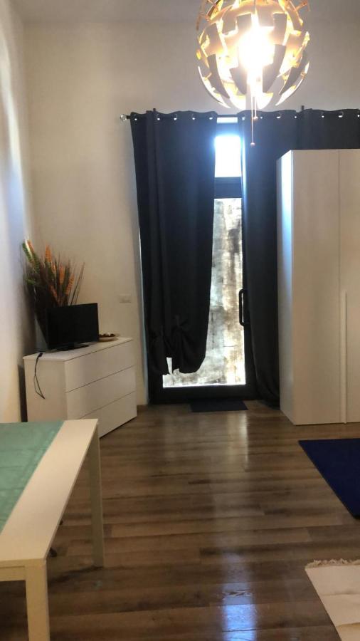Apartamento Monolocale Arredato Con Una Camera Parma Exterior foto