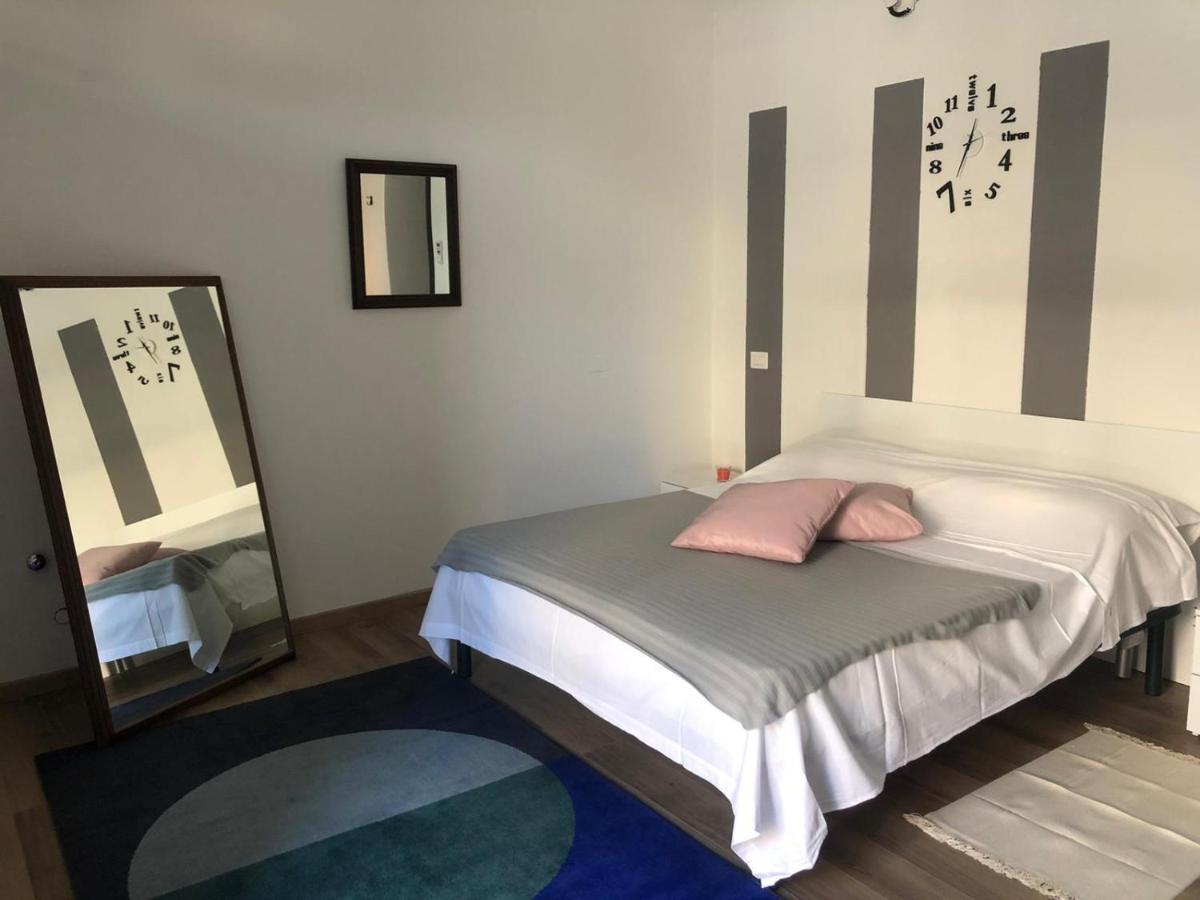 Apartamento Monolocale Arredato Con Una Camera Parma Exterior foto