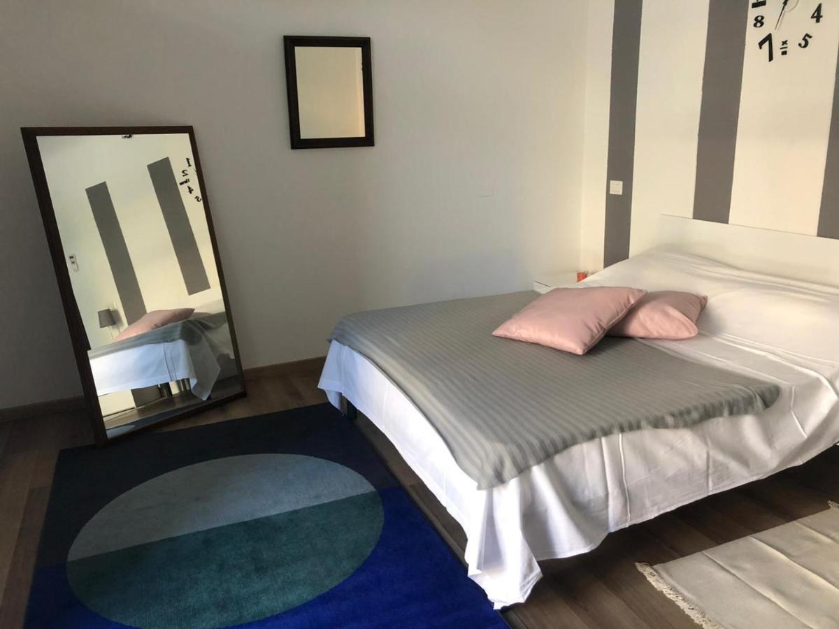Apartamento Monolocale Arredato Con Una Camera Parma Exterior foto